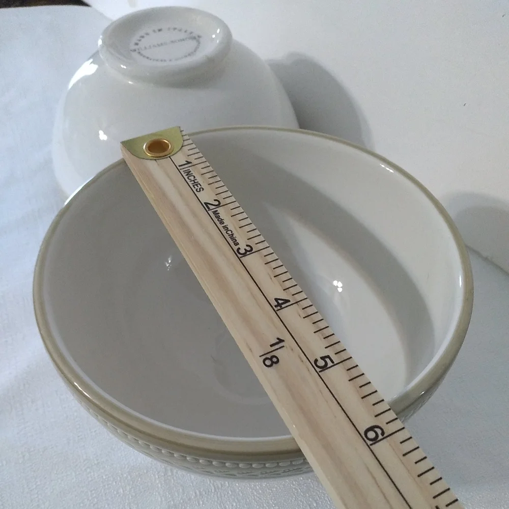 Williams-Sonoma Ivory / Beige Bowl